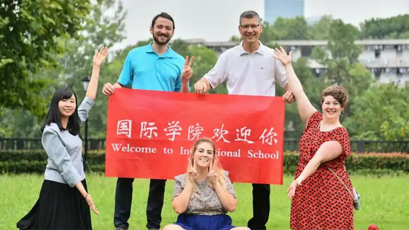 中外合作办学怎么选？区分计划内与计划外，避开择校常见误区